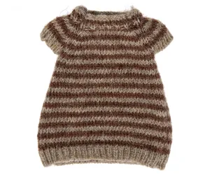 Knitted dress for mum mouse