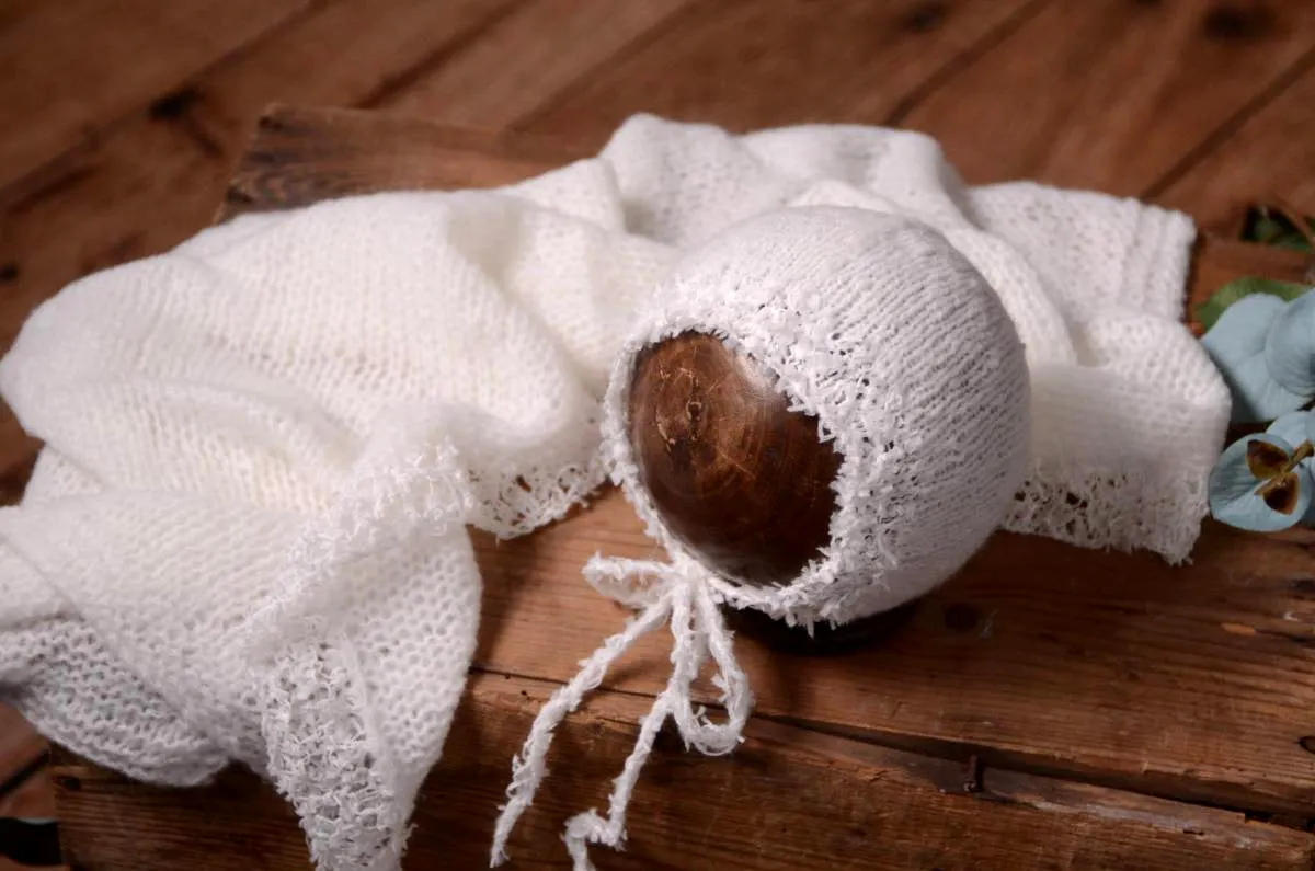 SET Fantasy Mohair Bonnet and Wrap - White